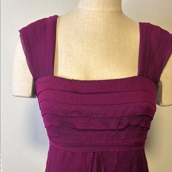 Elegant Purple Sleeveless Dress - Picture 4 of 6